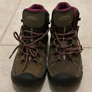 Keen waterproof hiking shoes